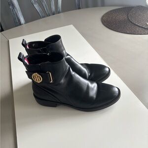 Tommy Hilfiger Black Ankle Boots Smooth Leather Slip-On